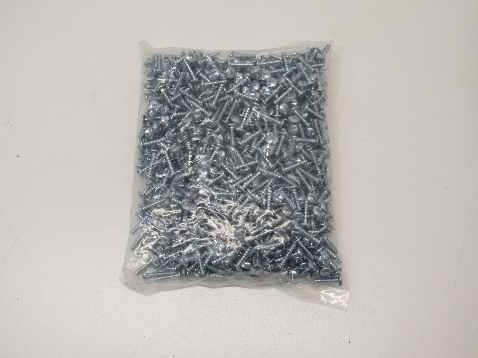 NEST NXB-3 US,99-10-1064 (850ea) PLASTOFAST SCREW